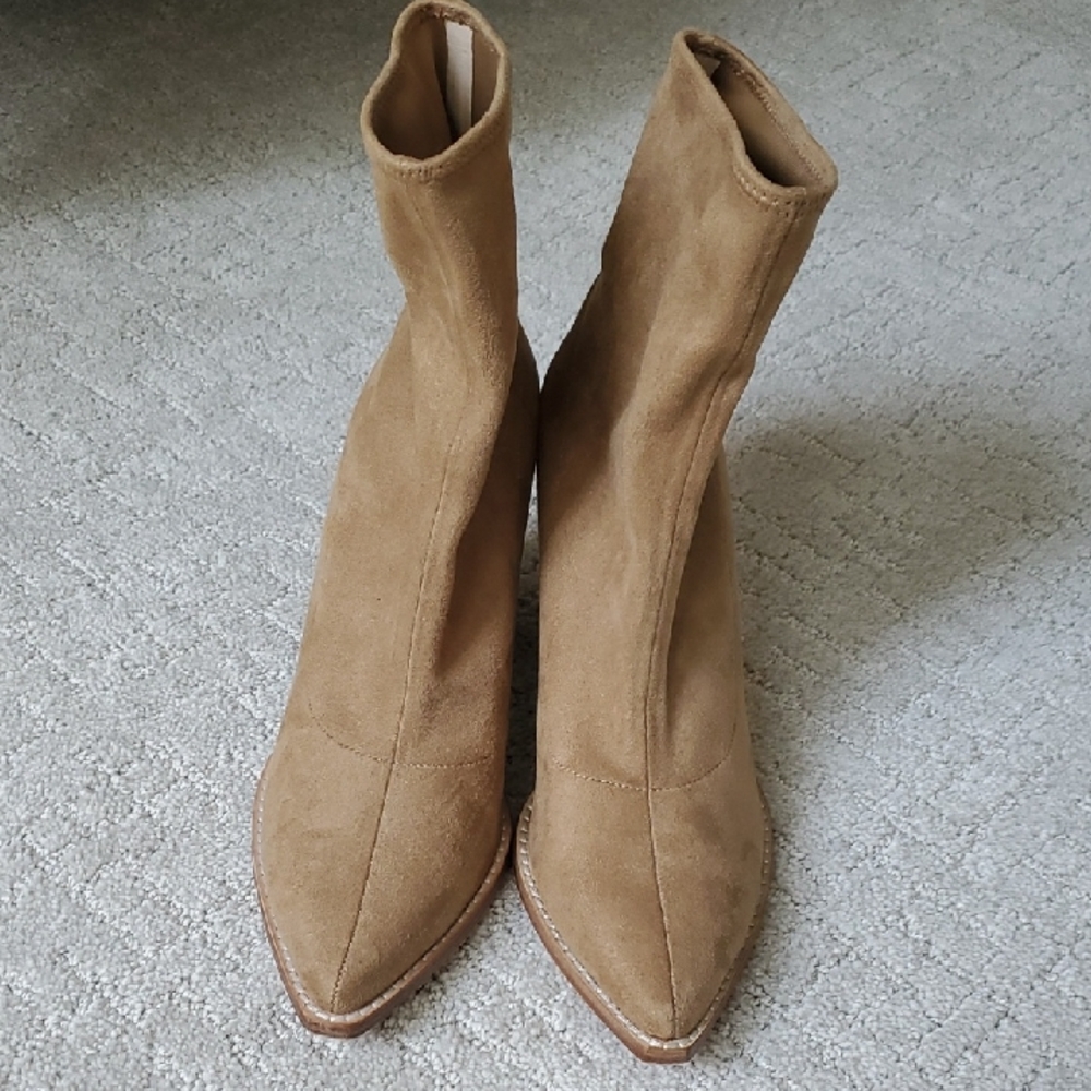 Pelle Moda Booties
